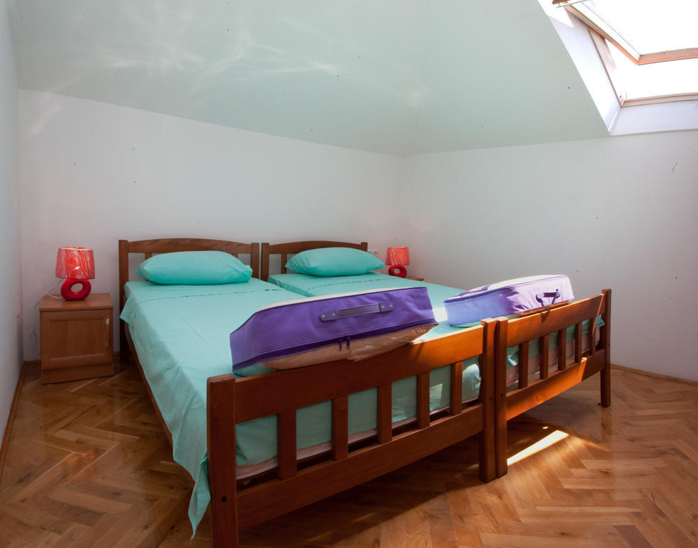 Yacht Beach Apartments Kastela Room photo