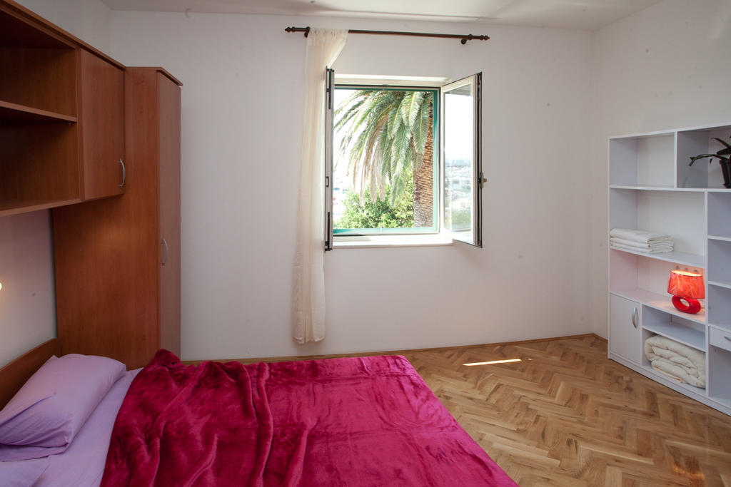 Yacht Beach Apartments Kastela Room photo