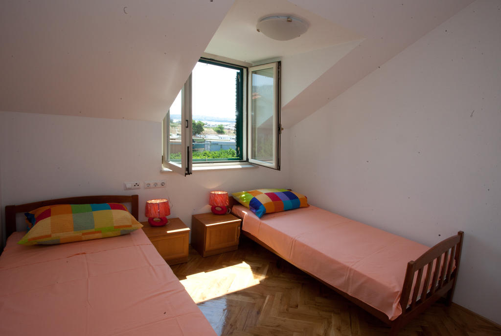 Yacht Beach Apartments Kastela Exterior photo