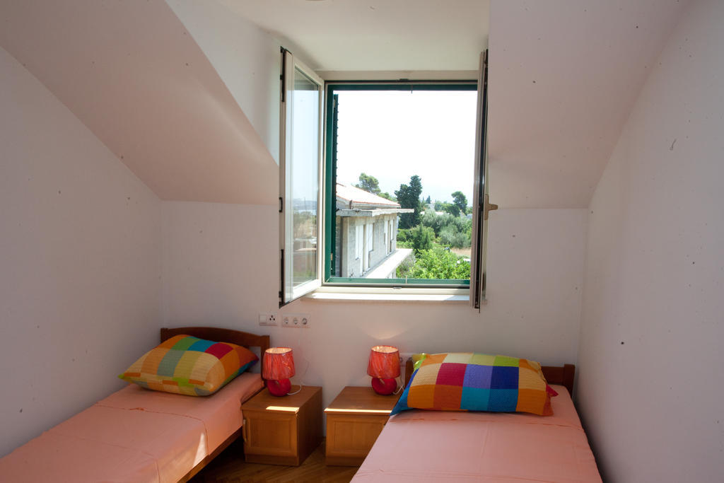 Yacht Beach Apartments Kastela Room photo