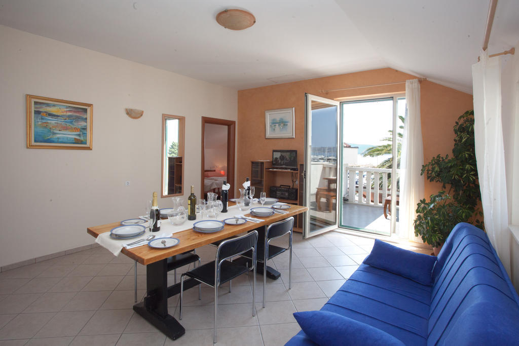 Yacht Beach Apartments Kastela Room photo